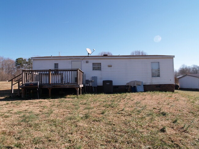 Building Photo - 3b/2b Ranch Home