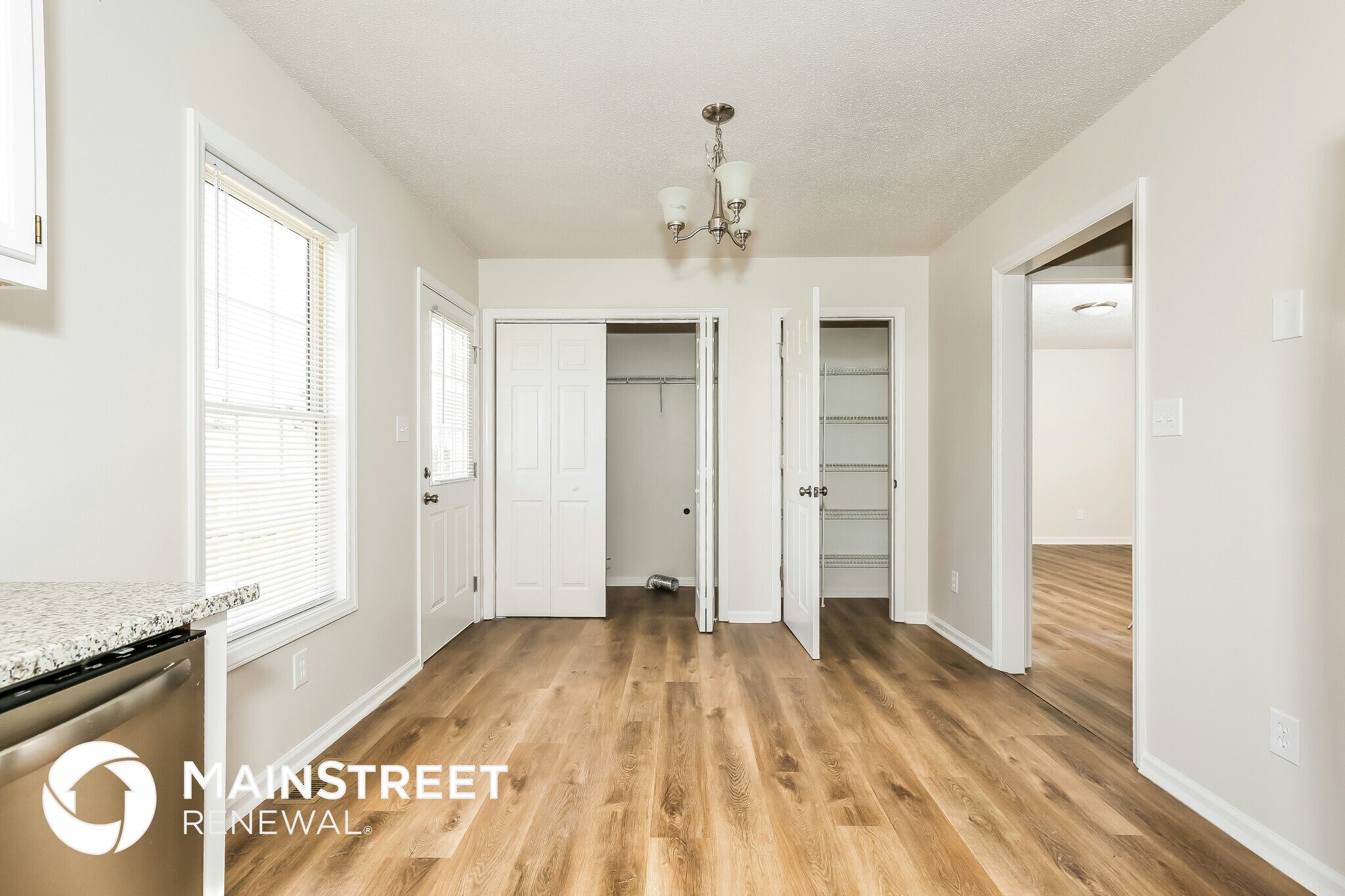 Building Photo - 2 Big Buck Ct