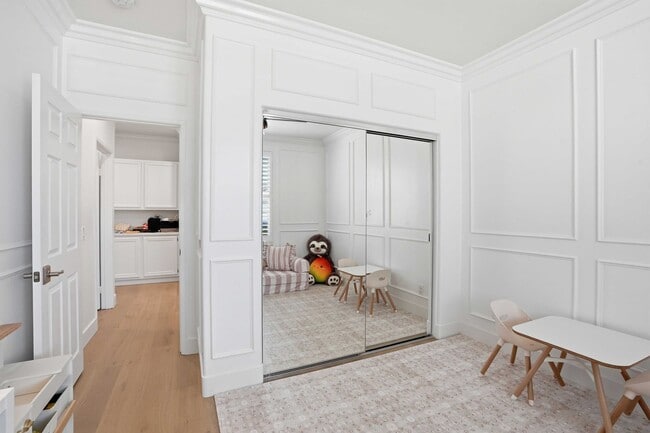 Building Photo - 24051 Via Cresta