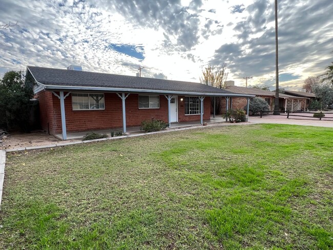 Building Photo - South Scottsdale Home Now Available for Rent!