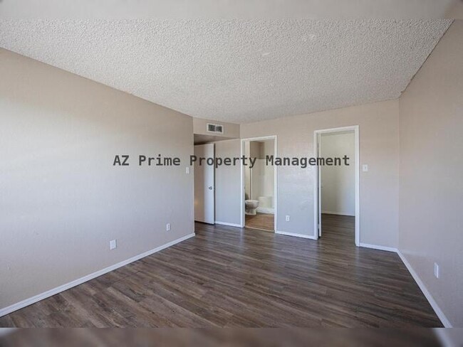 Building Photo - 3810 N Maryvale Pkwy