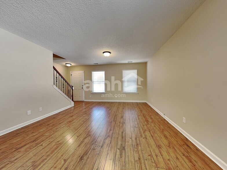 Building Photo - 501 Dresler Rd