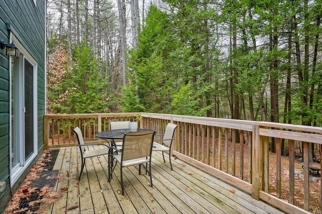 Building Photo - 28 Grachen Dr