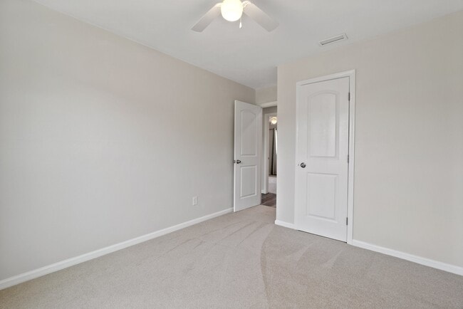 Building Photo - 2884 Bamberg Pl