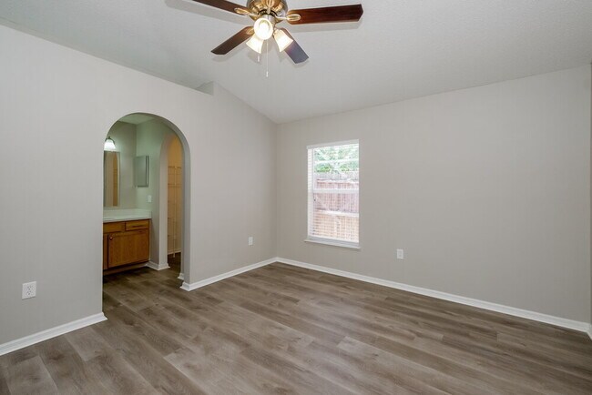 Building Photo - 10613 Opus Dr