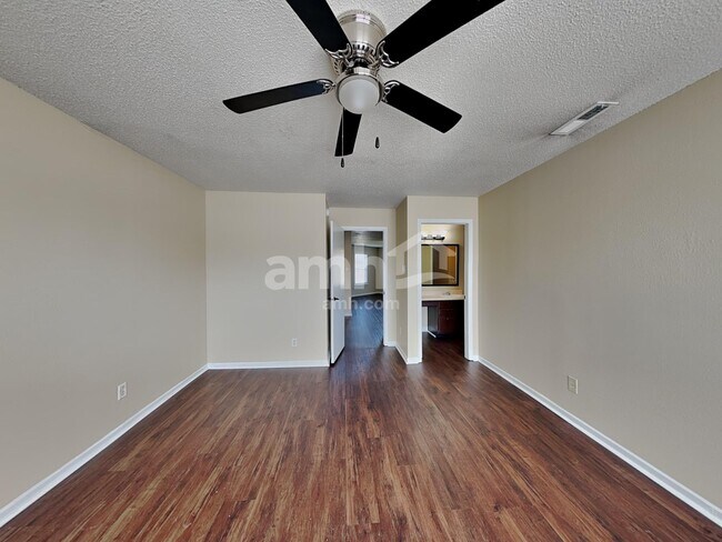 Building Photo - 10794 Timothy Ln