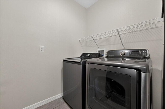 Building Photo - 1725 Aurora Ridge Dr