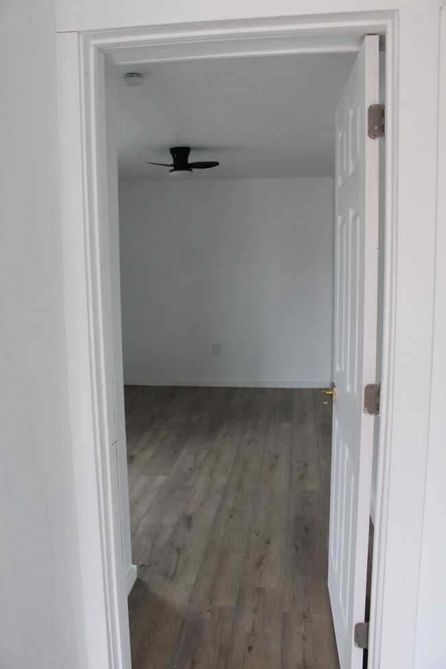 Building Photo - 842 Lloyd Ave