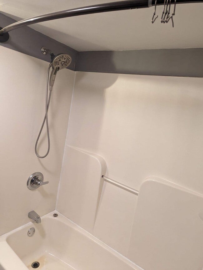 Building Photo - 102 Garfield St