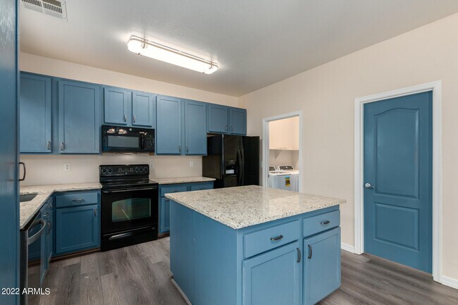 Building Photo - 17410 W Holland Ln