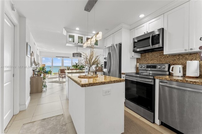 Building Photo - 710 N Ocean Blvd