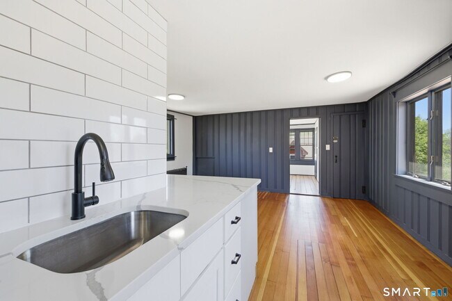 Building Photo - 883 Worthington Ridge