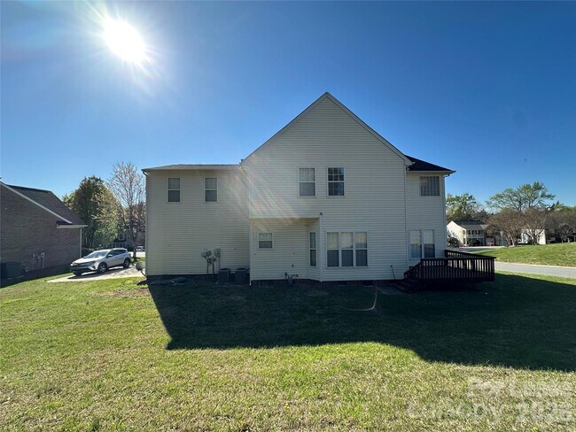 Building Photo - 5650 Berry Ridge Dr