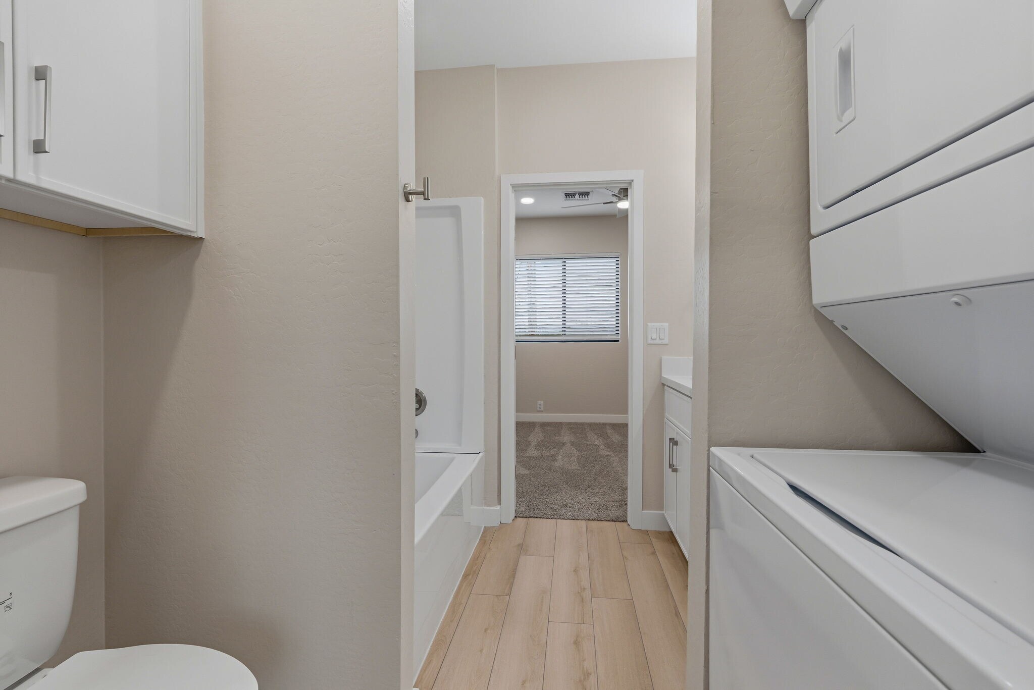 Building Photo - 1222 E Diamond St