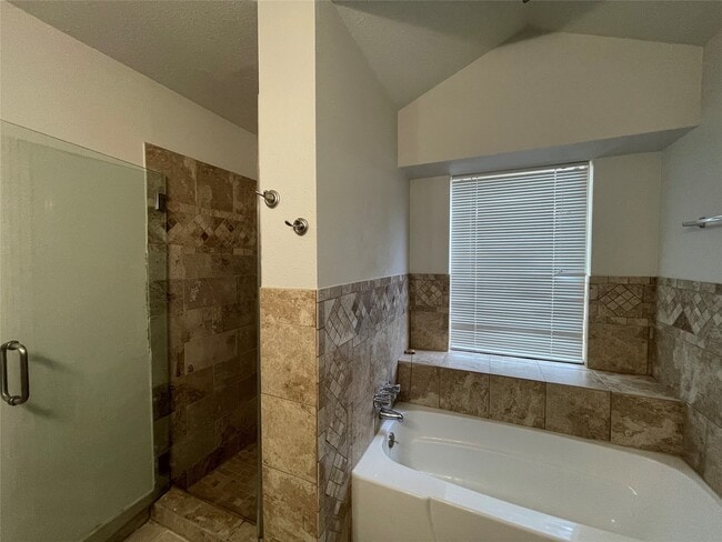 Building Photo - 22310 Rangeview Dr