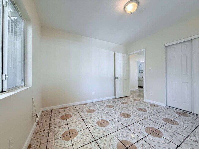 Building Photo - 8462 Zamora Ave