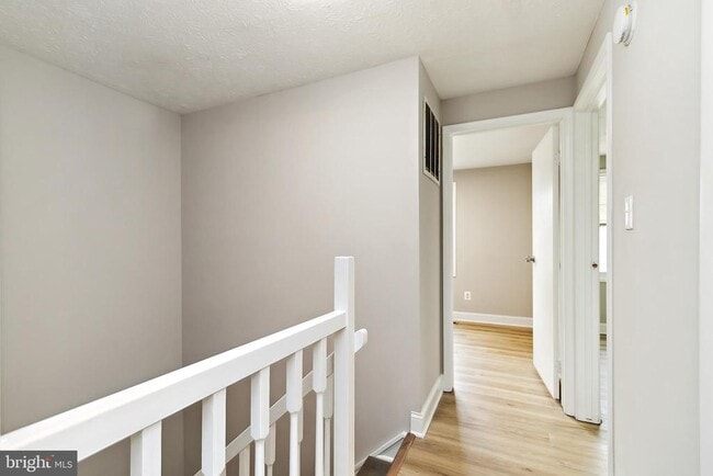 Building Photo - 3380 Longbow Ct