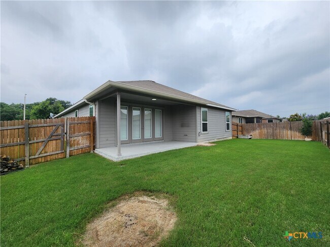 Building Photo - 352 Lillianite