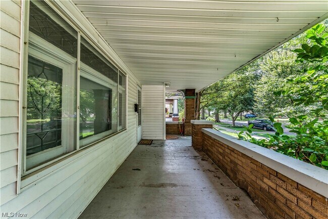 Building Photo - 3289 W 130th St