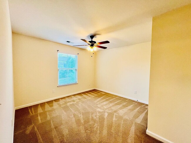 Building Photo - 234 Aershire Ct