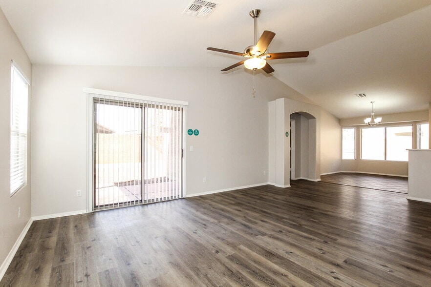 Building Photo - 16214 N 162nd Dr