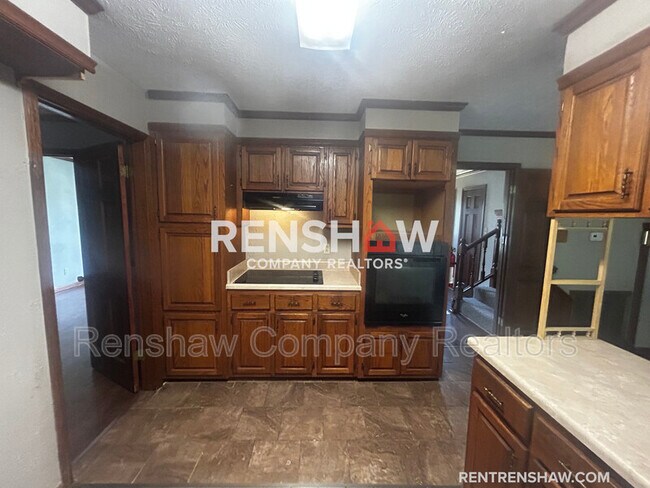 Building Photo - 10 Dawn Pl