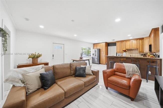 Building Photo - 2202 NW 61st Pl