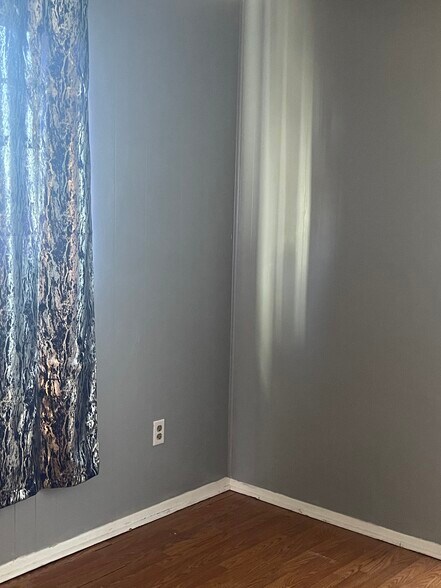 Building Photo - 379 Heathland Dr