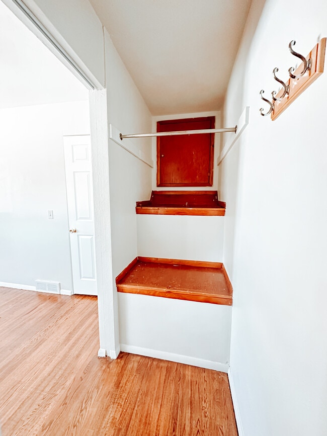 Building Photo - 3025 S Byrne Rd