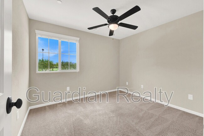 Building Photo - 2548 Sable Creek St