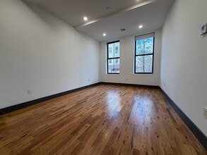 Building Photo - 568 Communipaw Ave