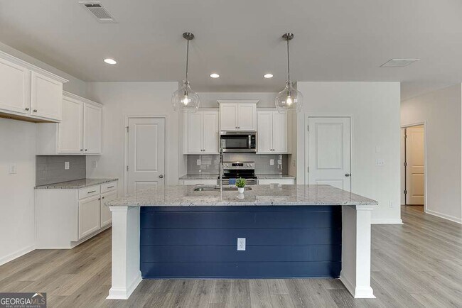 Building Photo - 198 Blue Dragon Dr