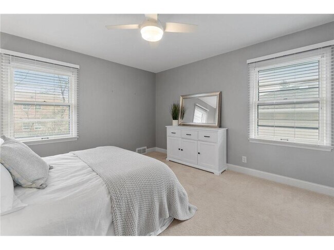 Building Photo - 5036 Richmond Dr