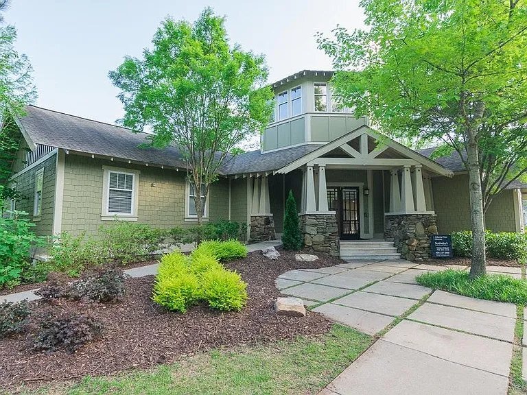 Building Photo - 490 S Barnett Shoals Rd