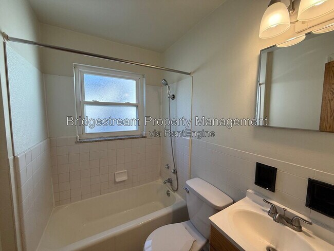 Building Photo - 68 Knecht Dr