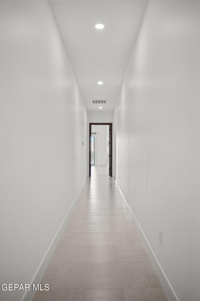 Building Photo - 11337 Ardelle Ave