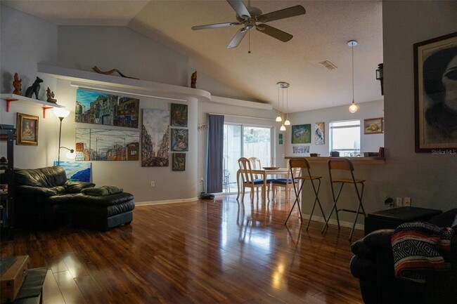 Building Photo - 205 Nicholson Dr