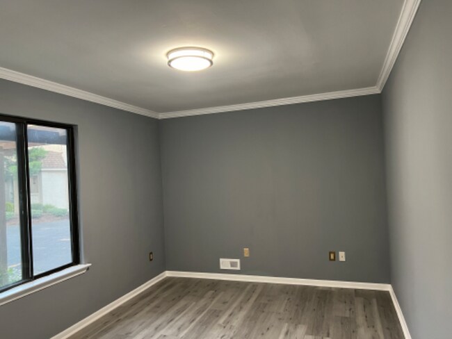 Building Photo - 107 Gate House Ln