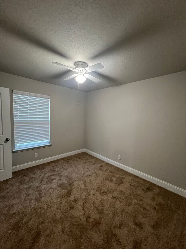 Building Photo - 7417 Savannah Brooks