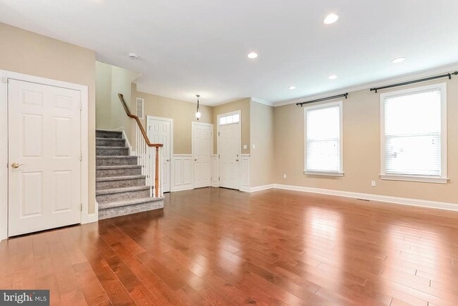 Building Photo - 53 Malsbury St