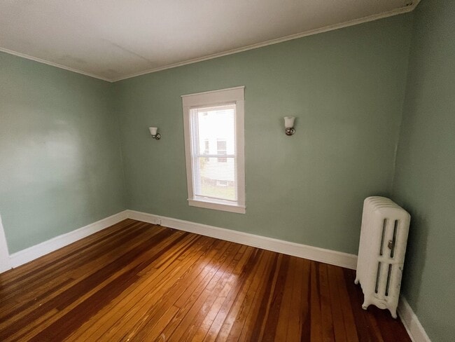 Building Photo - Single Family Home - Newly Reduced-Price D...