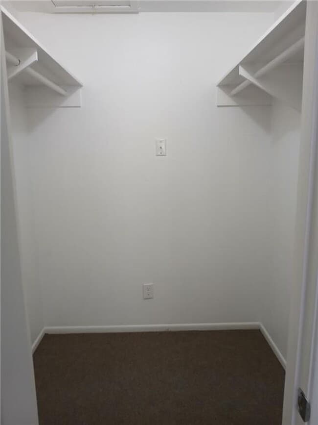 Building Photo - 6208 Hidden Cove