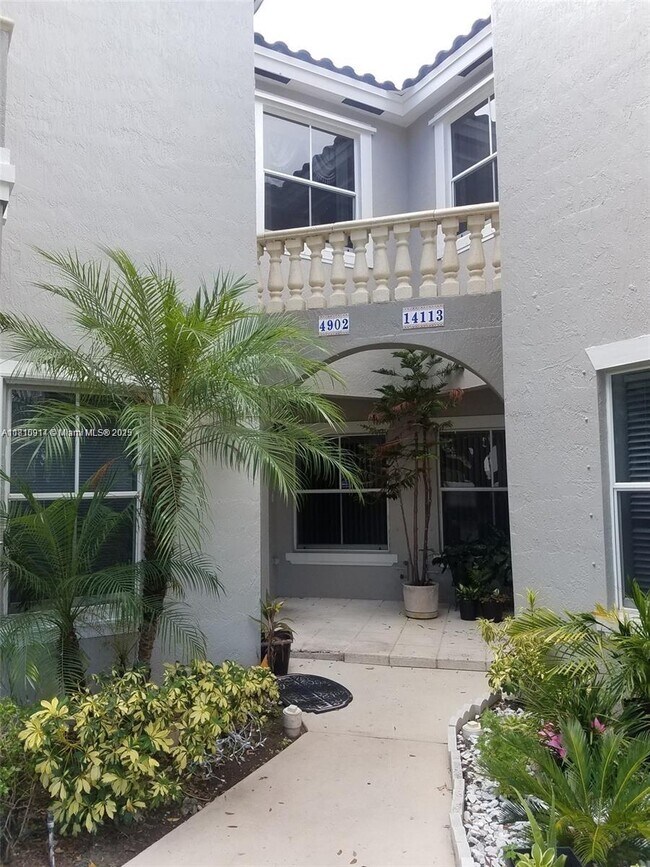 Primary Photo - 4902 SW 141st Ave