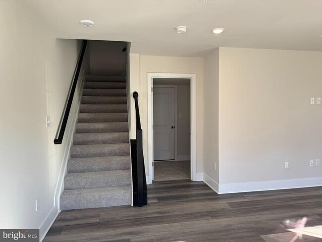 Building Photo - 1809 Parham Wy