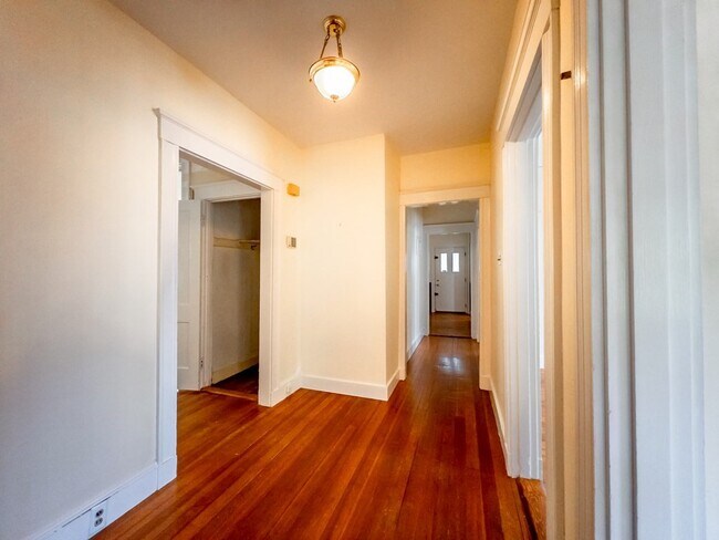 Building Photo - 67 Hampstead Rd