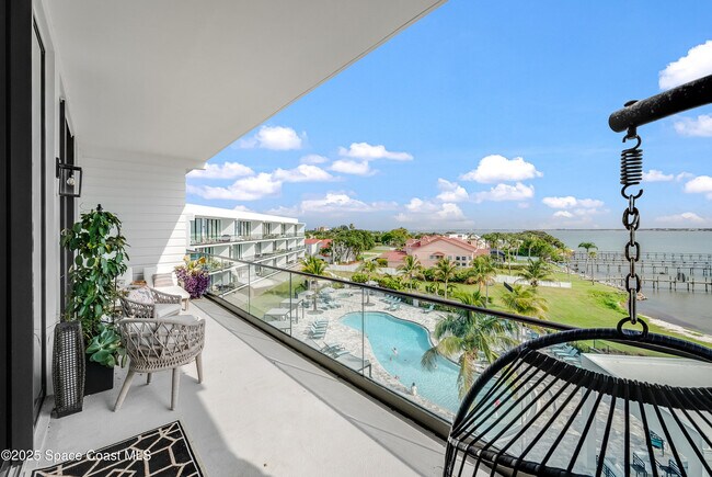 Building Photo - 225 Strand Dr