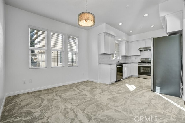 Building Photo - 2191 Associated Rd