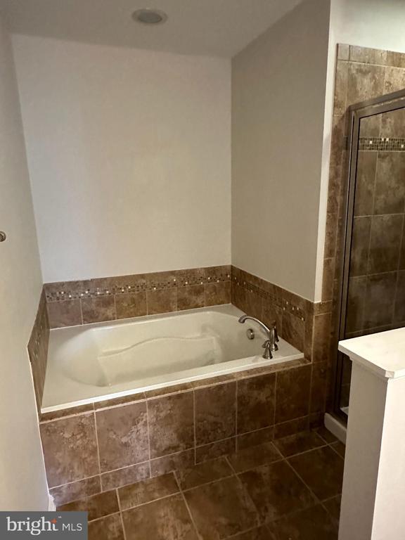 Building Photo - 2003 Exposition Dr