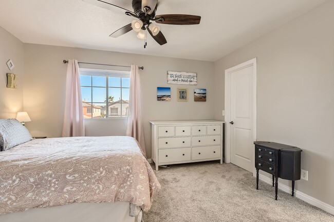 Building Photo - Beautiful 3 bedroom Home Located in the Vi...