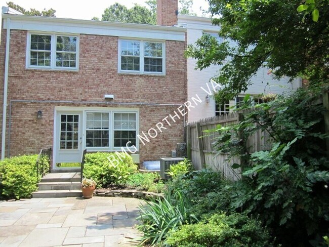 Building Photo - 1160 Wimbledon Dr